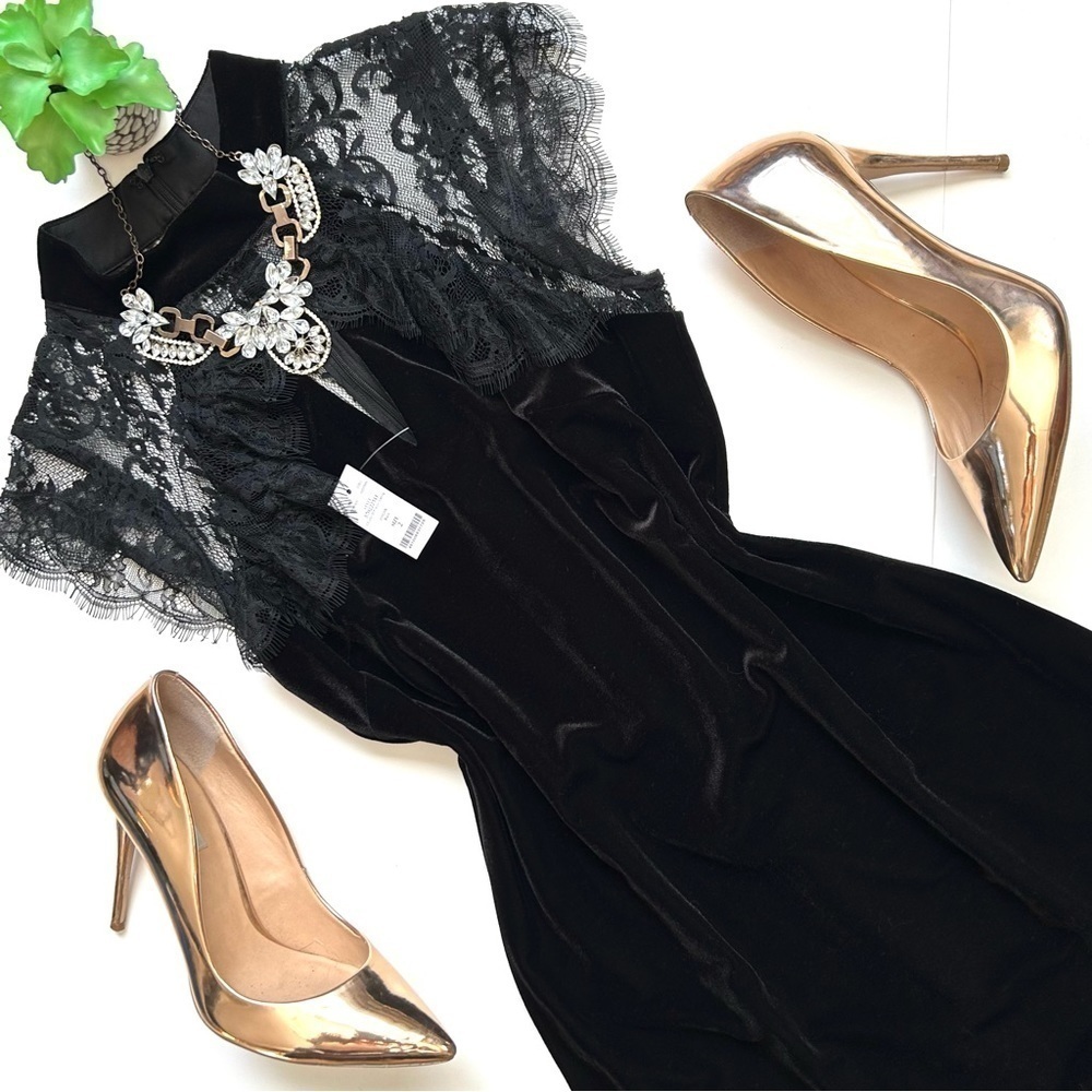 WHBM Whimsigoth Lace Veiling Black Velvet Cocktail Dress Size 2 NW